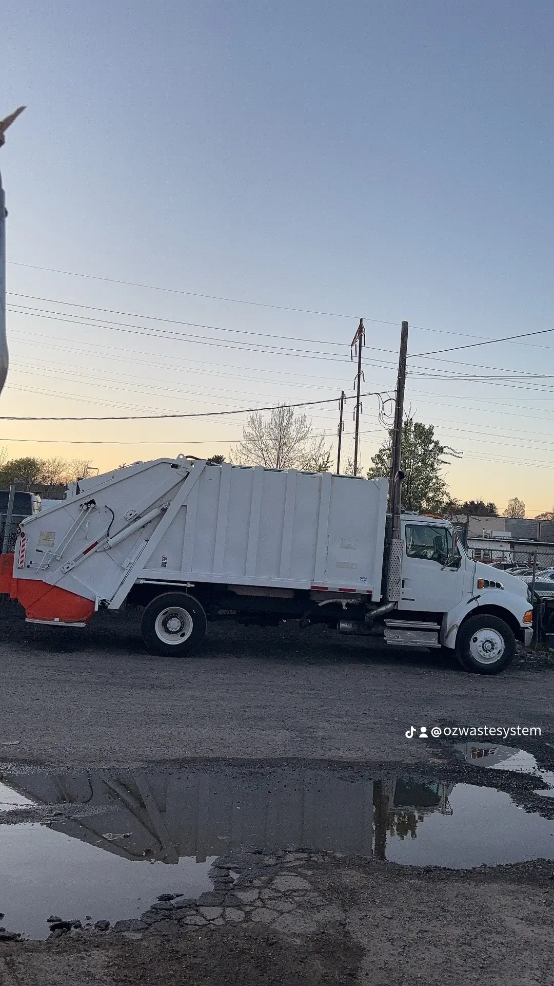 OZ Waste service truck